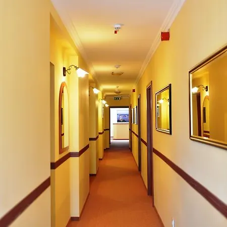 Liza Aqua & Conference Hotel 3*